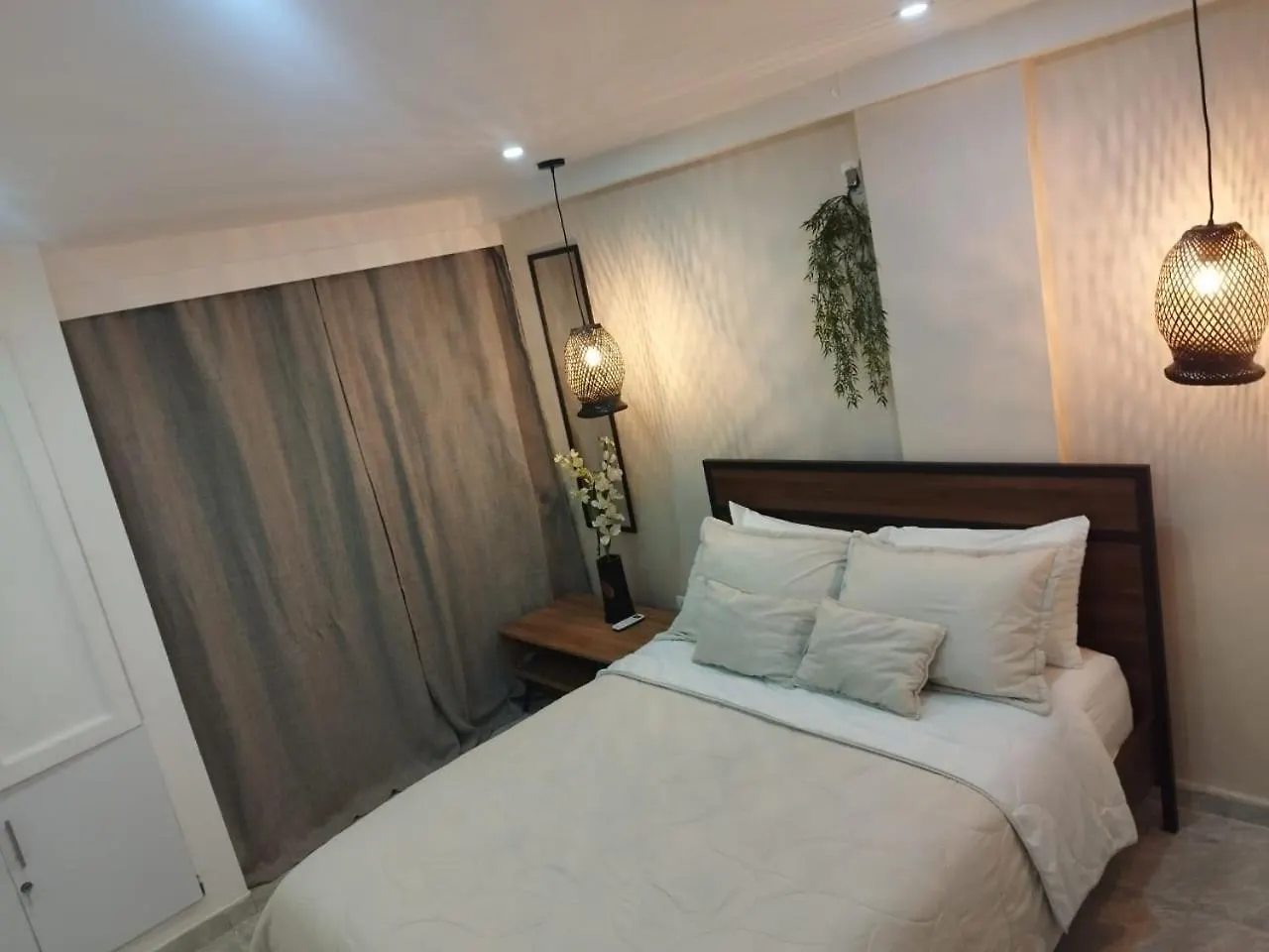 Apto Edificio Frente Al Mar, Marbella Kartagena Apartament
